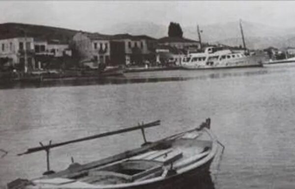 Βάρκες στον μόλο
